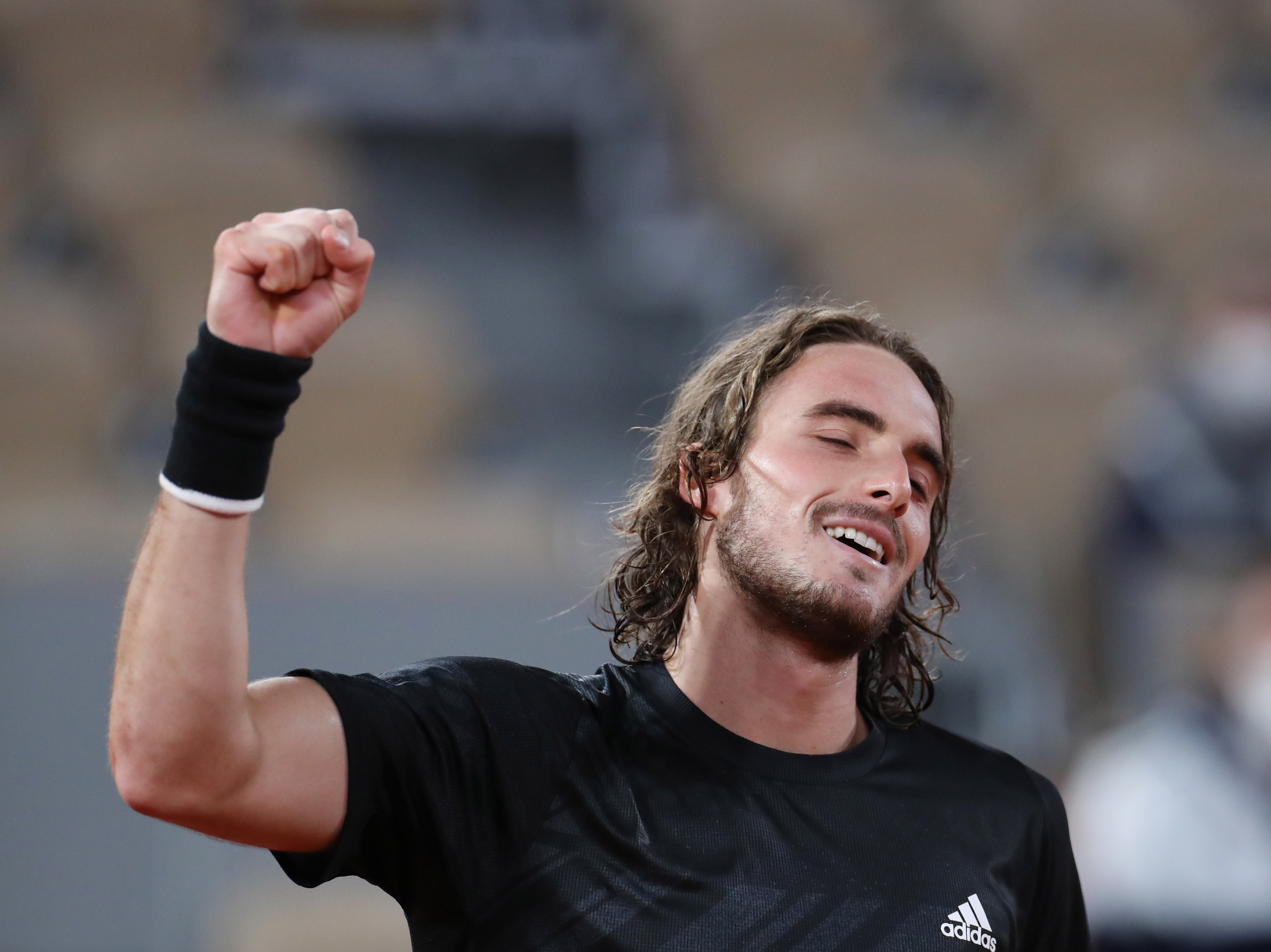 世界网球队血洗英国网球队，西西帕斯关键制胜