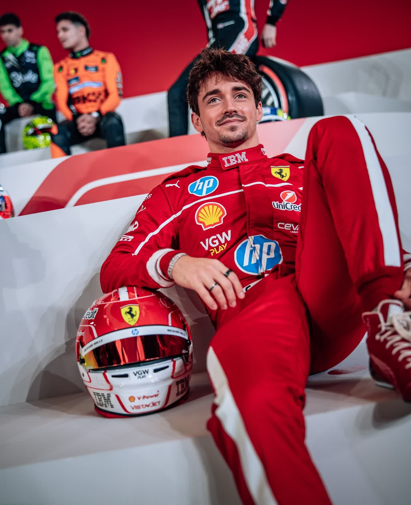 索伯车队完胜红牛二队，诺里斯带队取胜