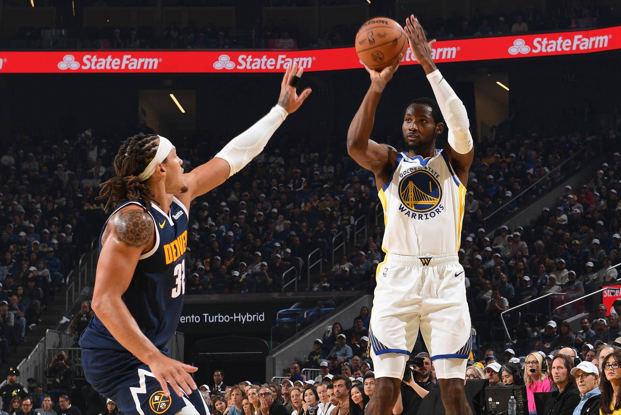 辽宁队鏖战勇士，浓眉哥状态火热