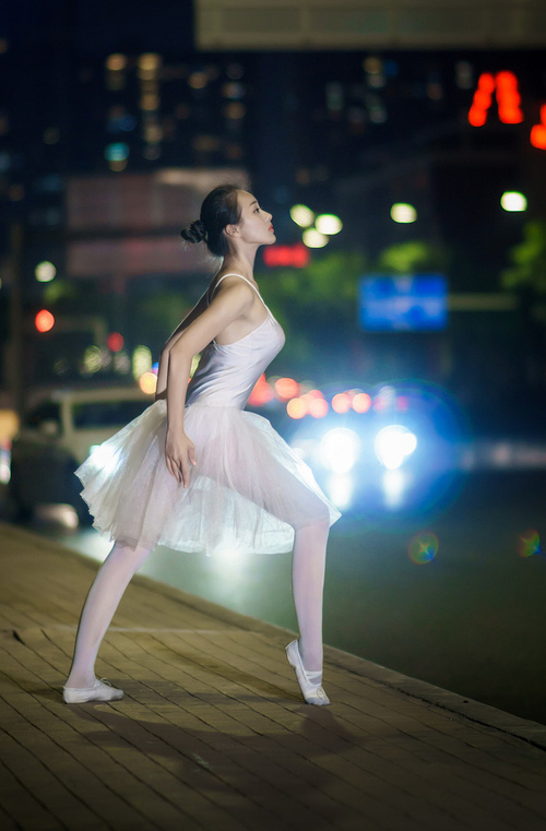 末节风暴!萨拉赫关键一击助突尼斯力克日本