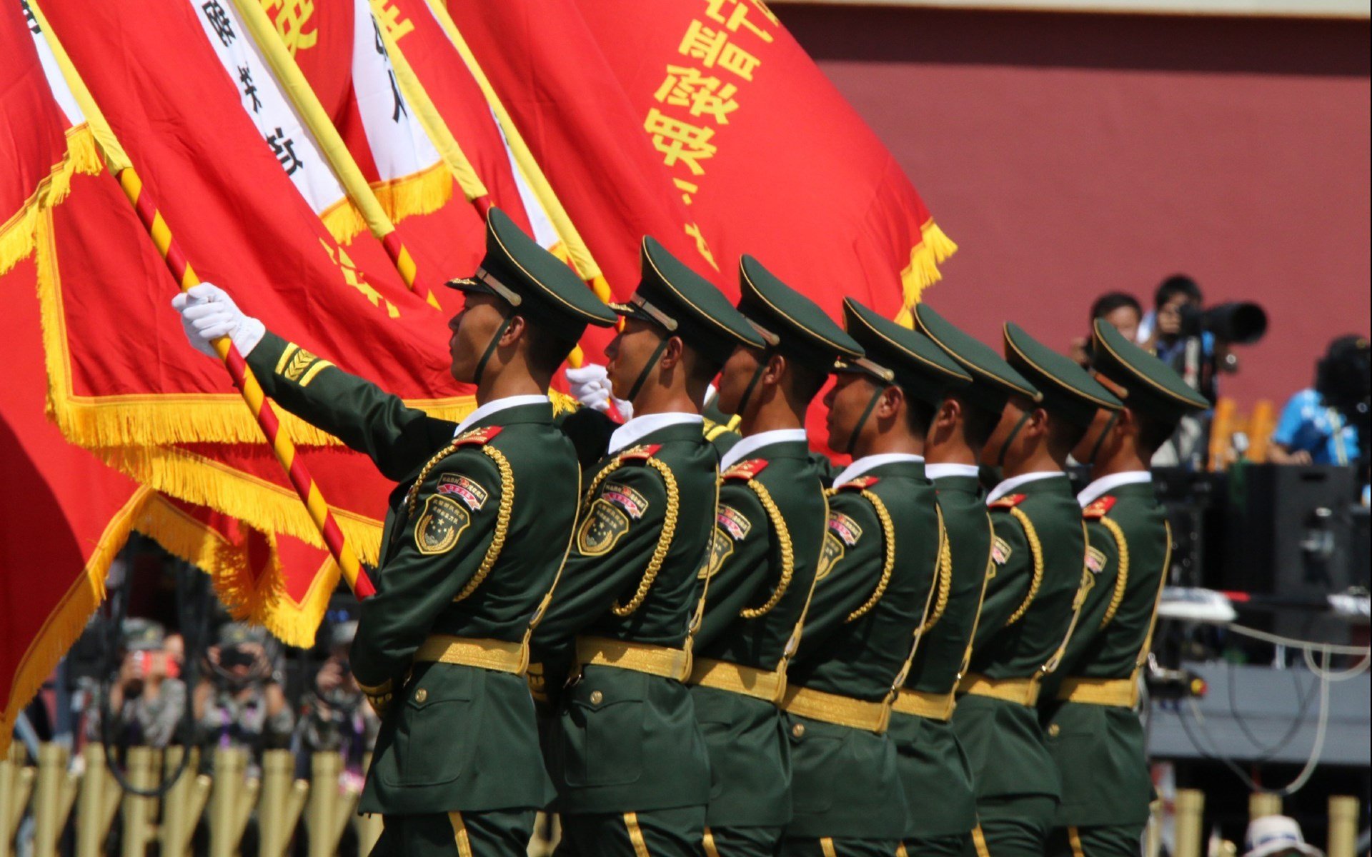 爱游戏在线-血拼澳洲铁卫！克瓦拉茨赫利亚蓝桥登基之夜