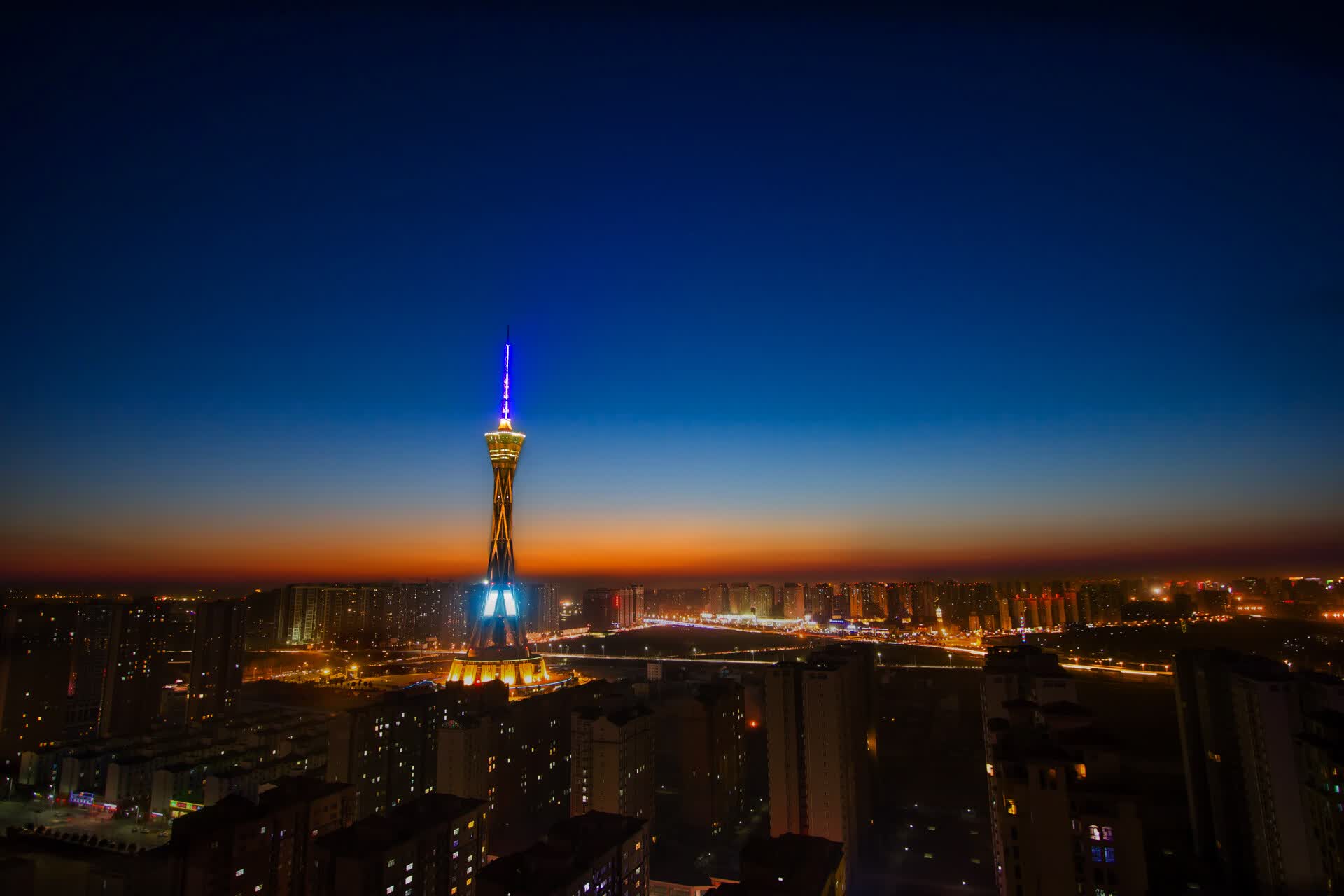冷与热的碰撞，2026世界杯淘汰赛，泰国爆冷险胜澳大利亚，贝林厄姆独舞成唯一主角